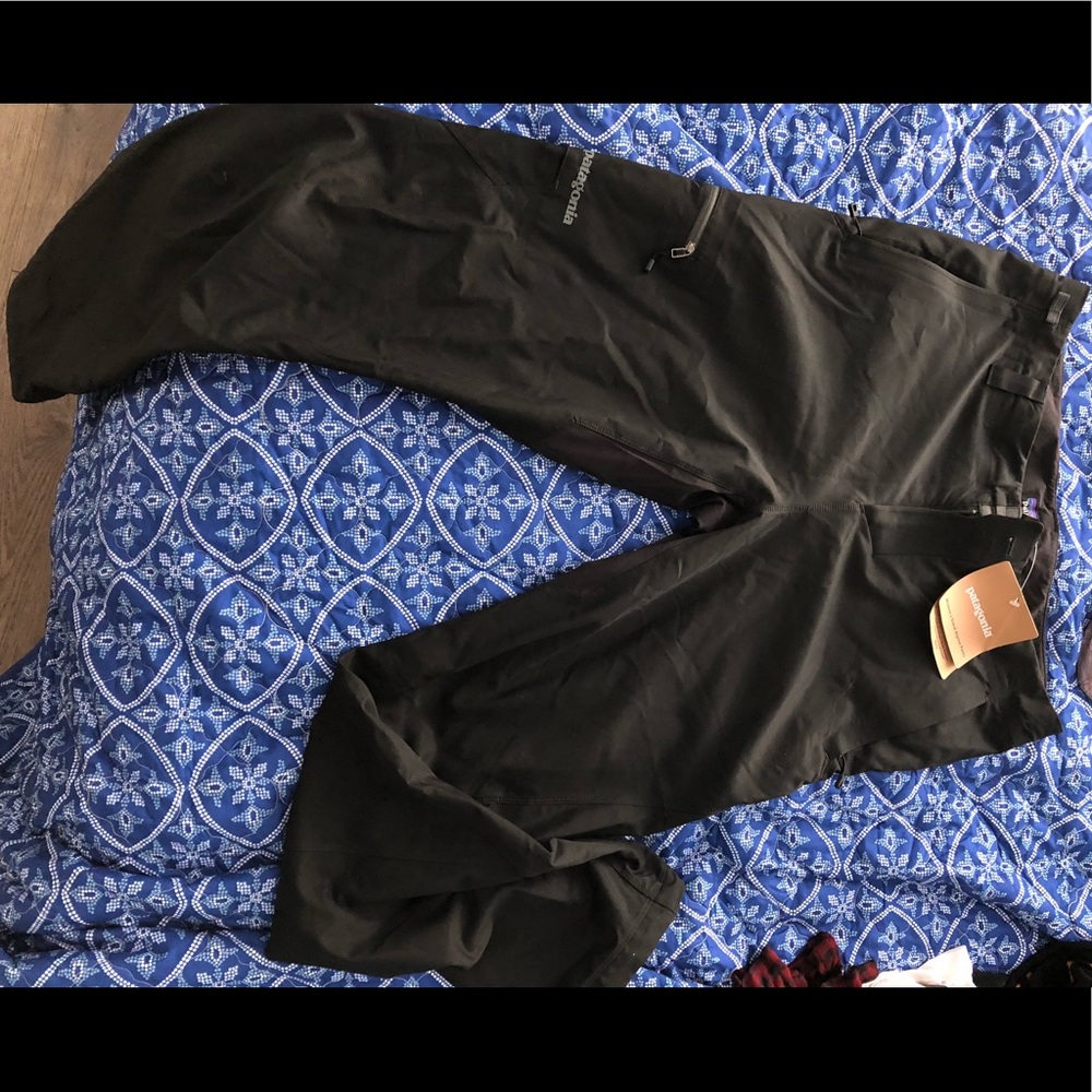 PATAGONIA never worn snowboarding pants!